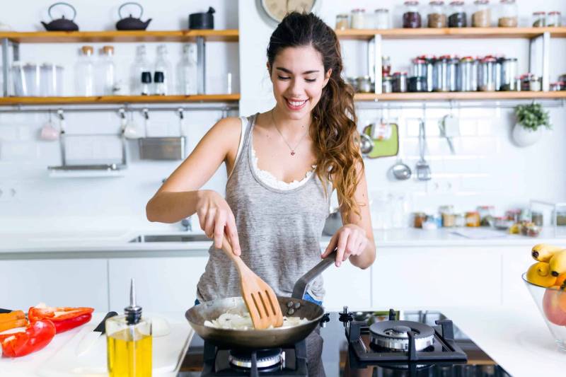 Nằm Mơ Thấy Mẹ Đánh Số Gì? Giải Mã Giấc Mơ Và Cơ Hội Lô Đề 3 Mơ thấy mẹ đang nấu cơm