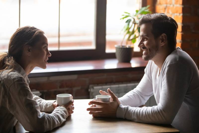 Mơ Thấy Người Yêu Cũ Đánh Con Gì? Giải Mã Giấc Mơ Để Phát Tài 3 Mơ thấy người yêu cũ bày tỏ muốn quay lại