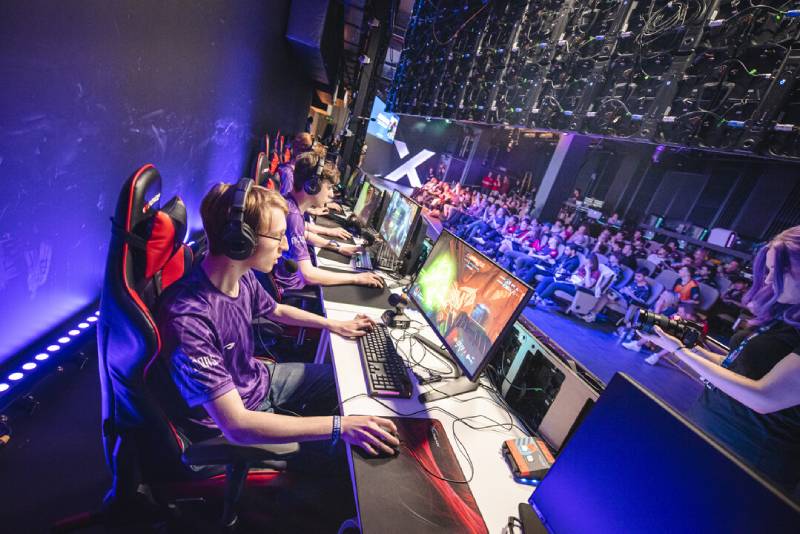 Cá Cược Thể Thao Điện Tử Là Gì? Toàn Bộ Kiến Thức Về Esport 1 Thể thao điện tử (Esports) là gì?